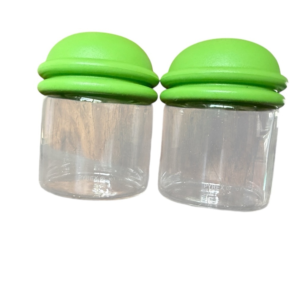 Vintage 1960s Pyrex Salt & Pepper Shakers โ Green Tops โ New in Box - Picture 10 of 14